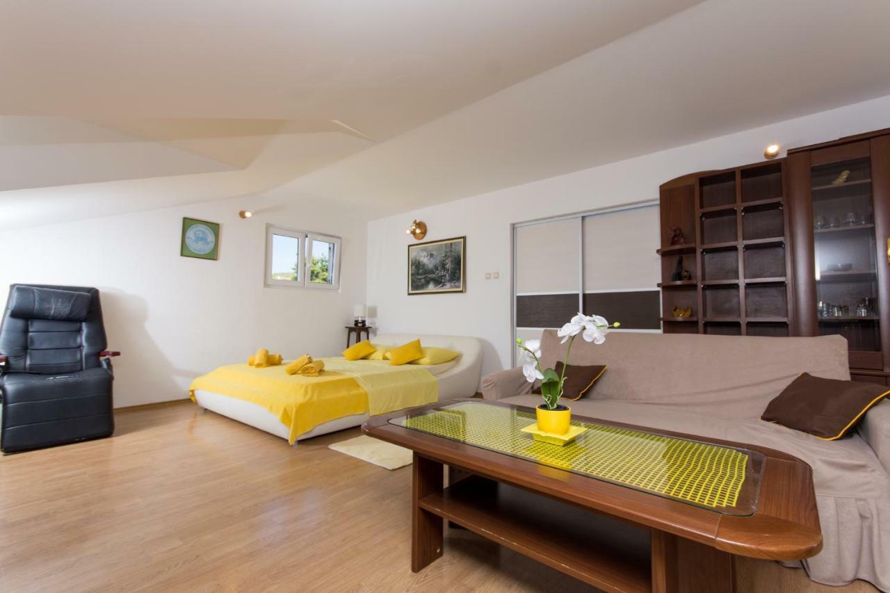 Apartmani Zana Okrug Gornji Exterior photo